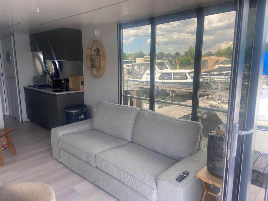La Mare Houseboat Hotel Nederhorst den Berg Exterior photo